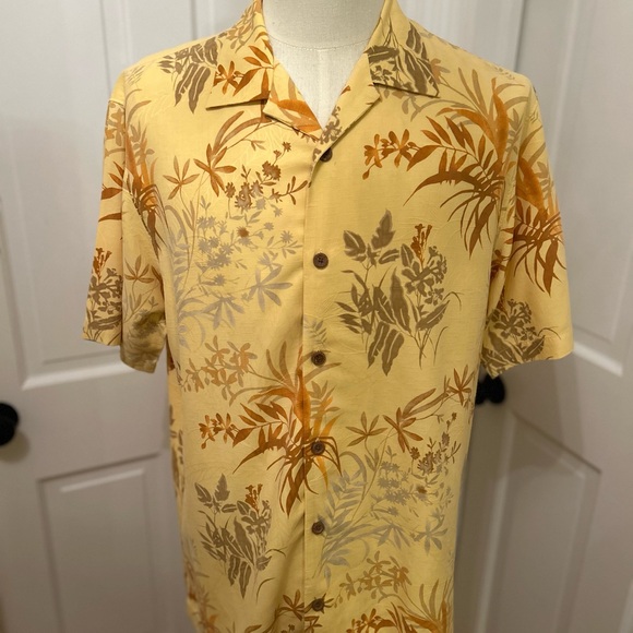 Tommy Bahama Other - Tommy Bahama Men's 100% Silk Hawaiian Floral Button Down Shirt Sz‎ Med Yellow